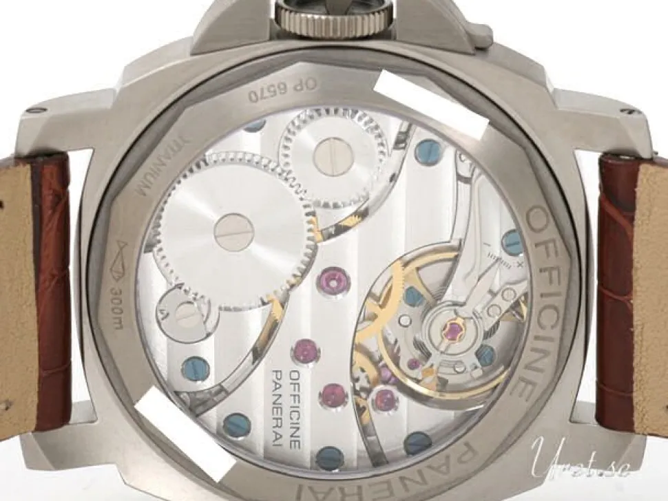 Historic Luminor Base Titanium Svart/Läder Ø44 mm